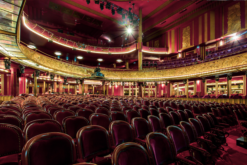 Folies bergère1.jpg